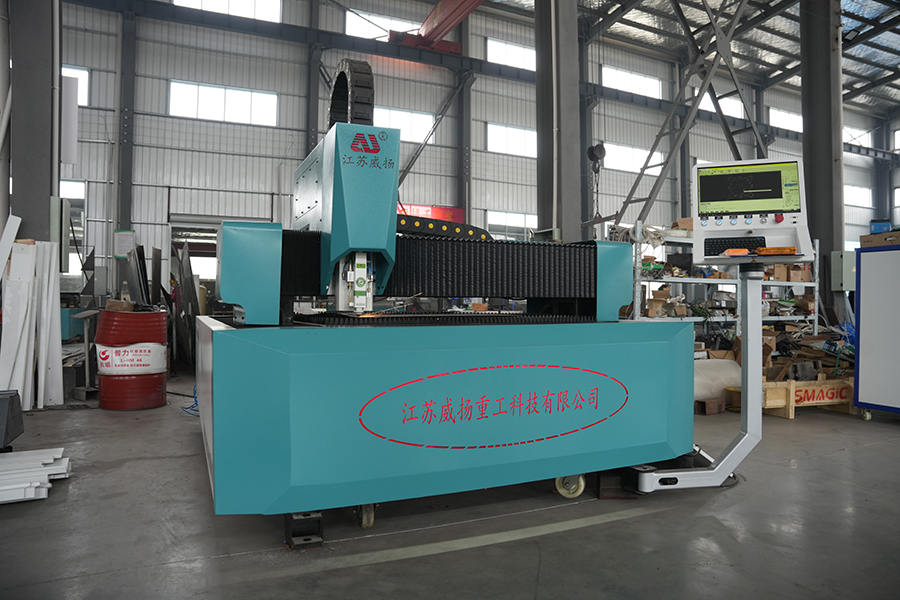 Kentsel ve endüstriyel ortamlarda CNC süpürme aracının tipik uygulamaları nelerdir?